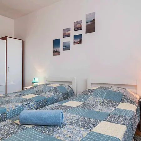 Apartamento Dendy Pula